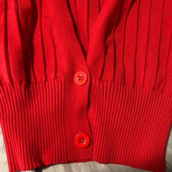 Red cardigan with plunge v neck - Picture 5 of 6